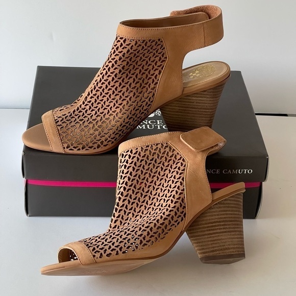 Vince Camuto Nude Wedge Sandal Platform Block Heels Dastana, Sz 11M - Picture 7 of 8